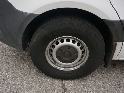 Used 2019 Freightliner Sprinter 170 image 9