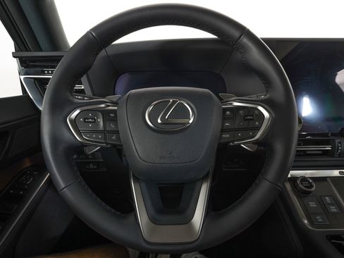 Used 2025 Lexus GX 550 w/ Accessory Package (Z1) image 21