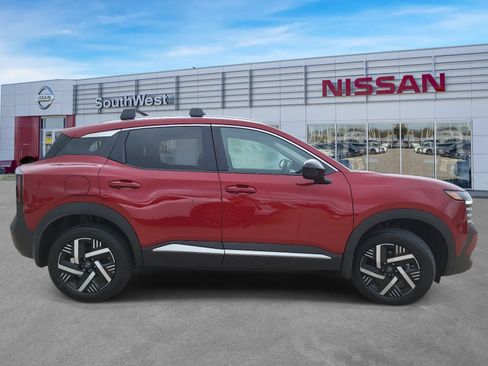 New 2026 Nissan Kicks SV w/ Cold Weather Package FWD image 4