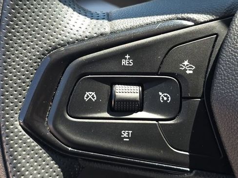 Used 2024 Chevrolet Trax LT FWD image 19