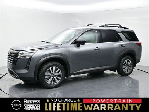 New 2026 Nissan Pathfinder SL image 1