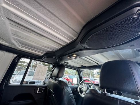 Used 2022 Jeep Wrangler Unlimited Sahara w/ Cold Weather Group image 36