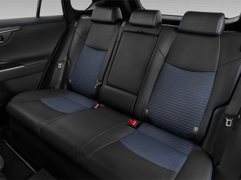 Used 2023 Toyota RAV4 XLE Premium image 11