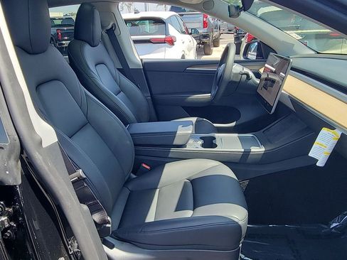 Used 2024 Tesla Model Y Long Range RWD image 26
