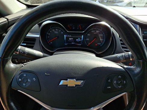 Used 2017 Chevrolet Impala LT FWD image 17