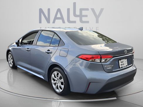 Used 2023 Toyota Corolla LE FWD image 3