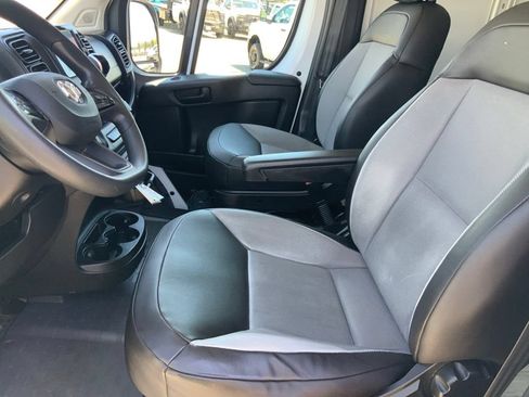 Used 2025 RAM ProMaster 2500 w/ Convenience Group FWD image 19