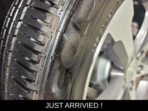 Used 2024 Jeep Grand Cherokee Limited AWD/4WD image 11