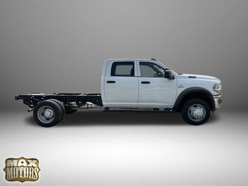 New 2024 RAM 5500 Tradesman w/ Chrome Appearance Group image 9