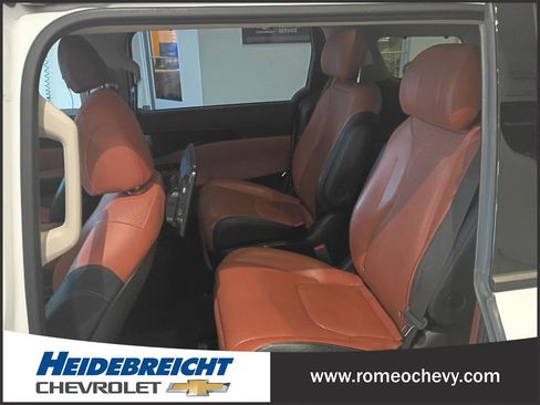 Used 2022 Kia Carnival SX Prestige image 15