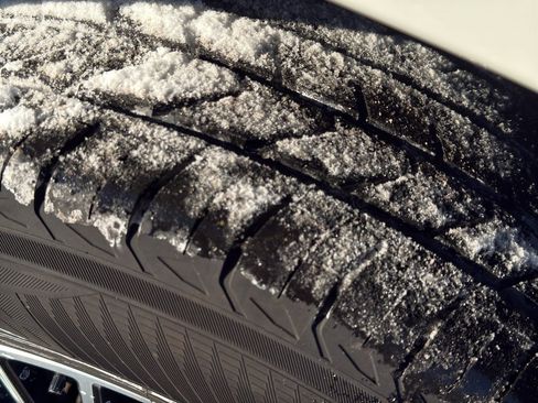 Certified 2025 Nissan Armada SL w/ Captain's Chari Seat Package image 10