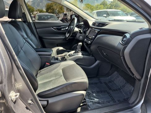Used 2022 Nissan Rogue Sport SL FWD image 33