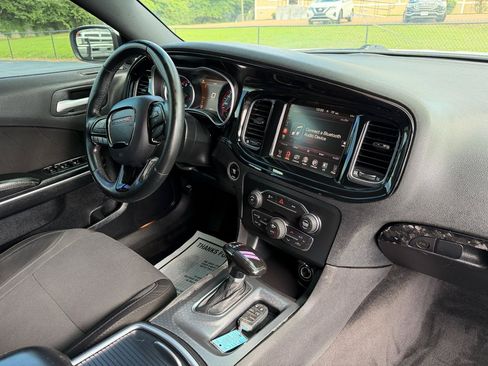 Used 2015 Dodge Charger SXT RWD image 15