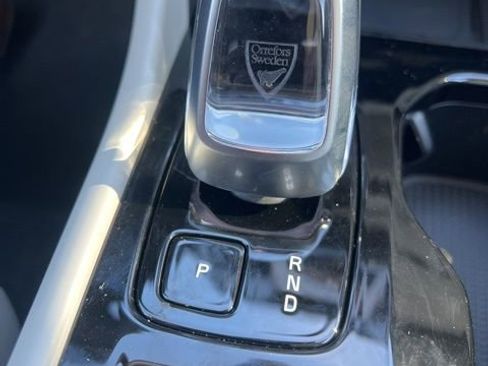 New 2026 Volvo XC40 B5 Plus w/ Protection Package Premier AWD/4WD image 18