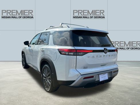 New 2025 Nissan Pathfinder SL w/ SL Premium Package image 7