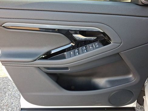 Used 2023 Land Rover Range Rover Evoque S image 12