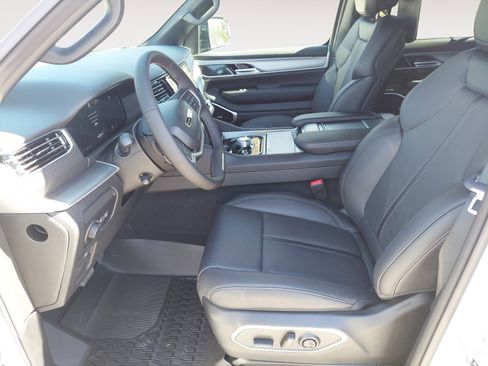 New 2026 Jeep Grand Wagoneer L Limited AWD/4WD image 23