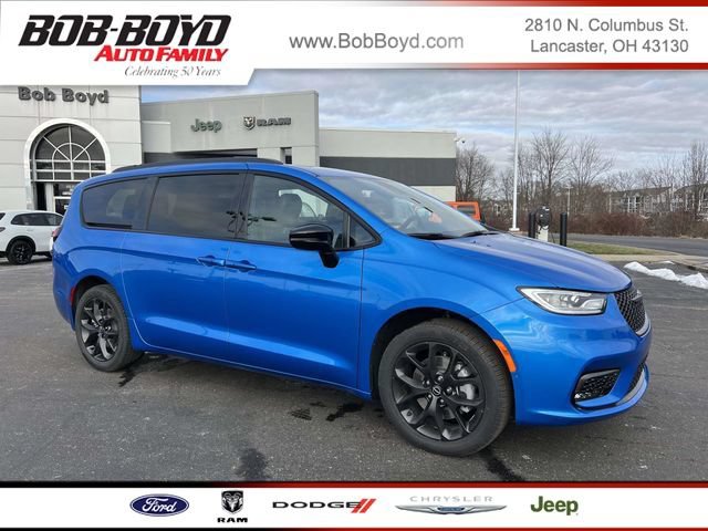 New 2026 Chrysler Pacifica Select w/ S Appearance Package FWD image 1