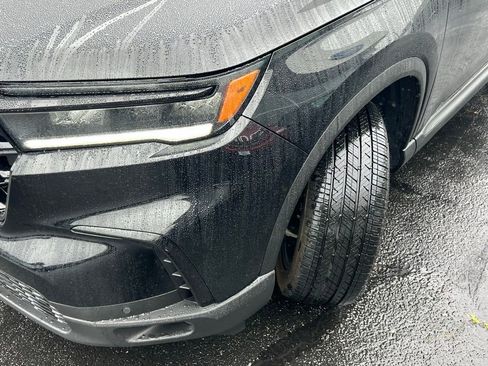 Used 2025 Honda Pilot Black Edition image 3