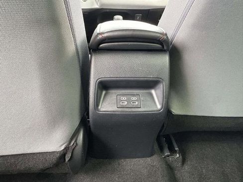 Used 2023 Toyota Corolla SE FWD image 11