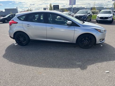 Used 2016 Ford Focus SE w/ Equipment Group 201A FWD image 4