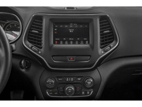 Used 2020 Jeep Cherokee Limited FWD image 10