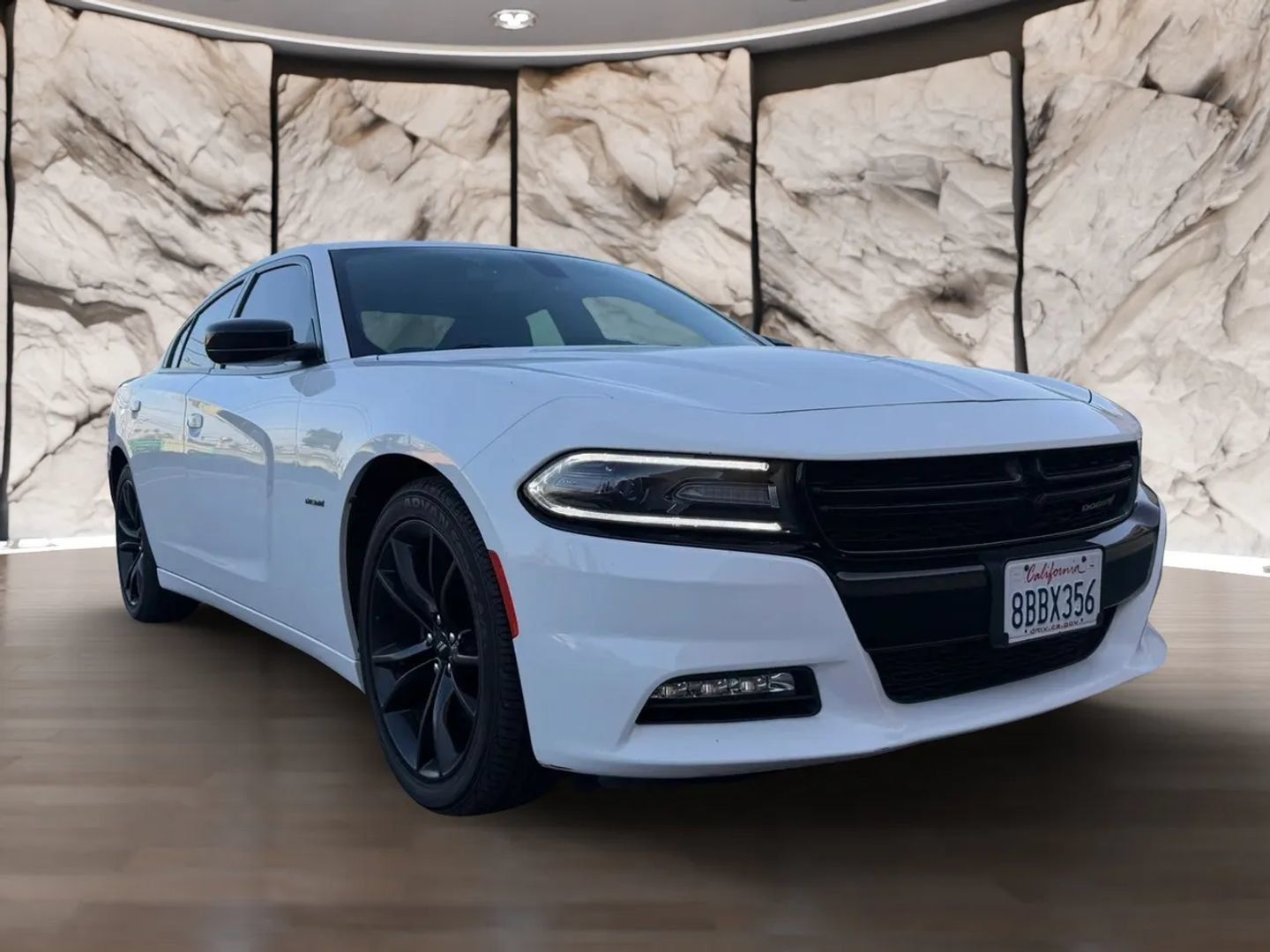 Used 2018 Dodge Charger R/T w/ Blacktop Package RWD image 3