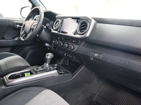 Used 2023 Toyota Tacoma TRD Off-Road AWD/4WD image 15