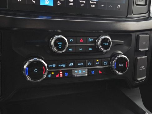 Used 2025 Ford F250 Lariat w/ Chrome Package image 22