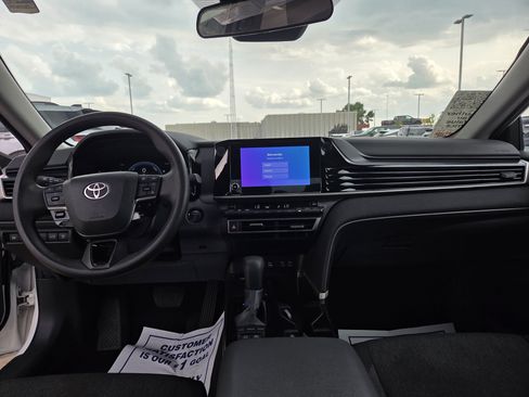 Used 2025 Toyota Camry LE FWD image 13