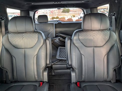 Used 2025 Hyundai Palisade Calligraphy image 17