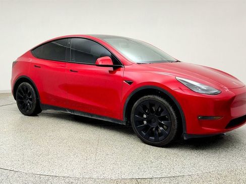 Used 2023 Tesla Model Y Long Range AWD/4WD image 3