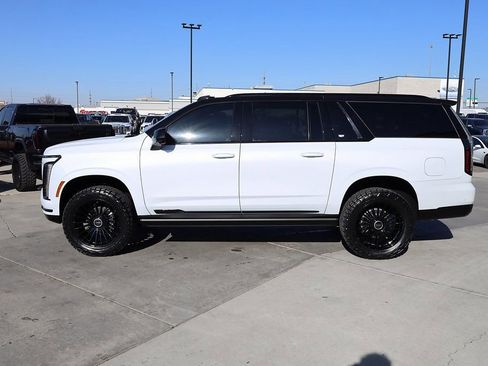 Used 2026 Cadillac Escalade ESV Sport w/ Touring Package AWD/4WD image 3