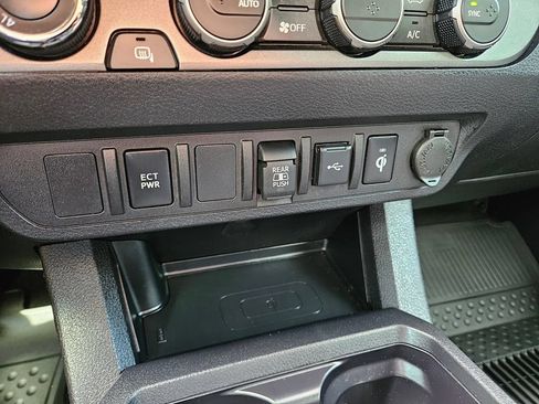 Used 2023 Toyota Tacoma TRD Off-Road w/ Black Out Package (TMS) AWD/4WD image 30