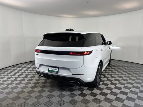 Used 2024 Land Rover Range Rover Sport Dynamic SE image 10