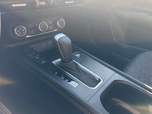 Certified 2025 Nissan Kicks SV image 16