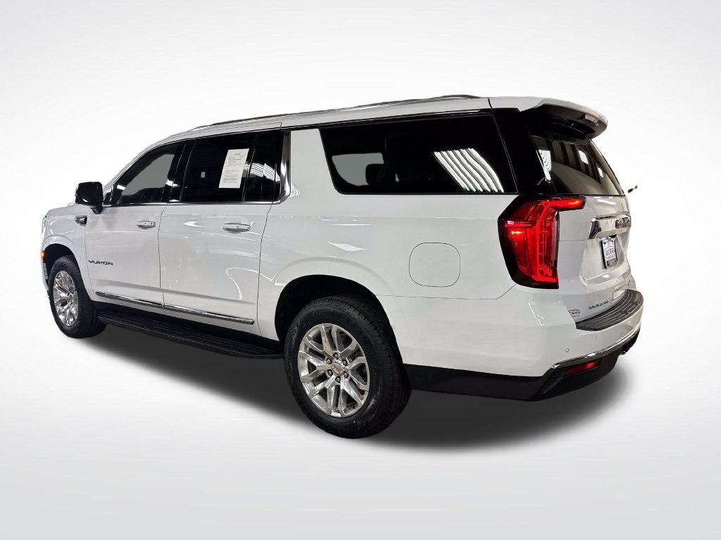 Used 2024 GMC Yukon XL SLT w/ SLT Luxury Package AWD/4WD image 3