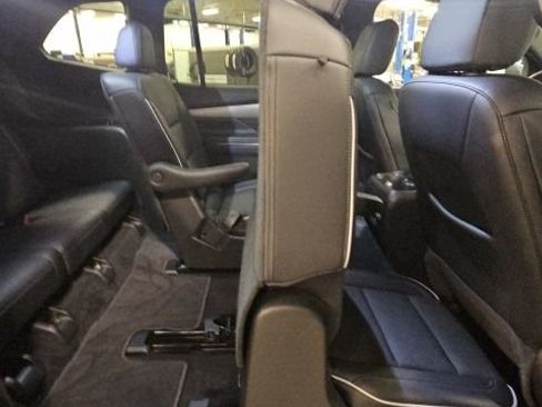 Used 2025 Buick Enclave Preferred image 42