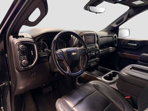 Used 2020 Chevrolet Silverado 1500 High Country w/ Technology Package image 9