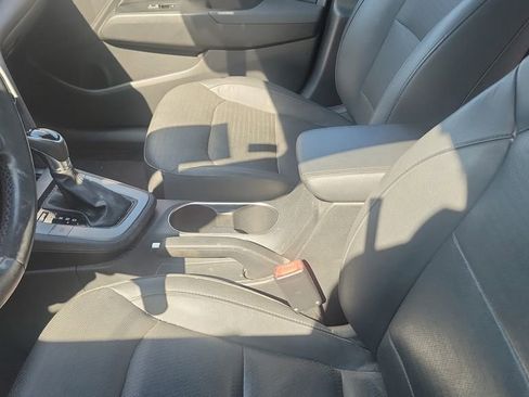 Used 2017 Hyundai Elantra Limited w/ Limited Tech Package 04 image 5