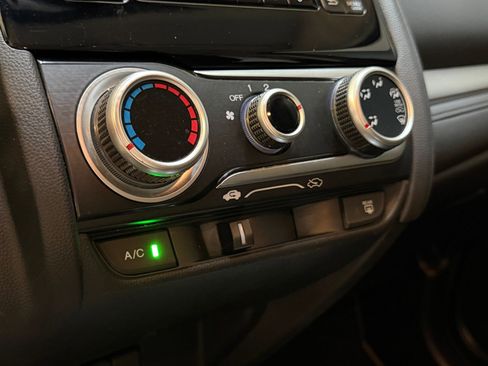 Used 2017 Honda Fit LX image 27