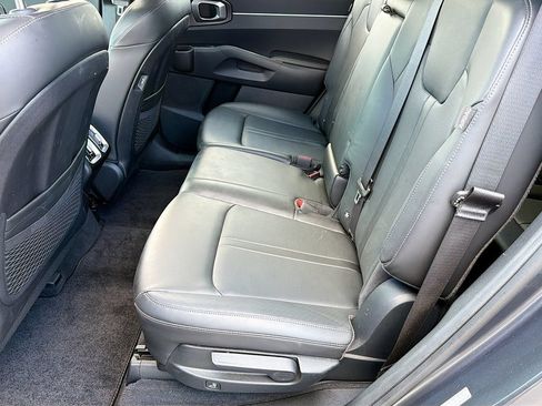 Used 2024 Kia Sorento S w/ Panoramic Sunroof Package FWD image 24