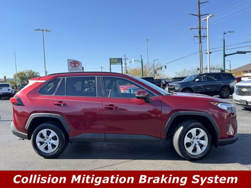 Used 2020 Toyota RAV4 XLE Premium image 2