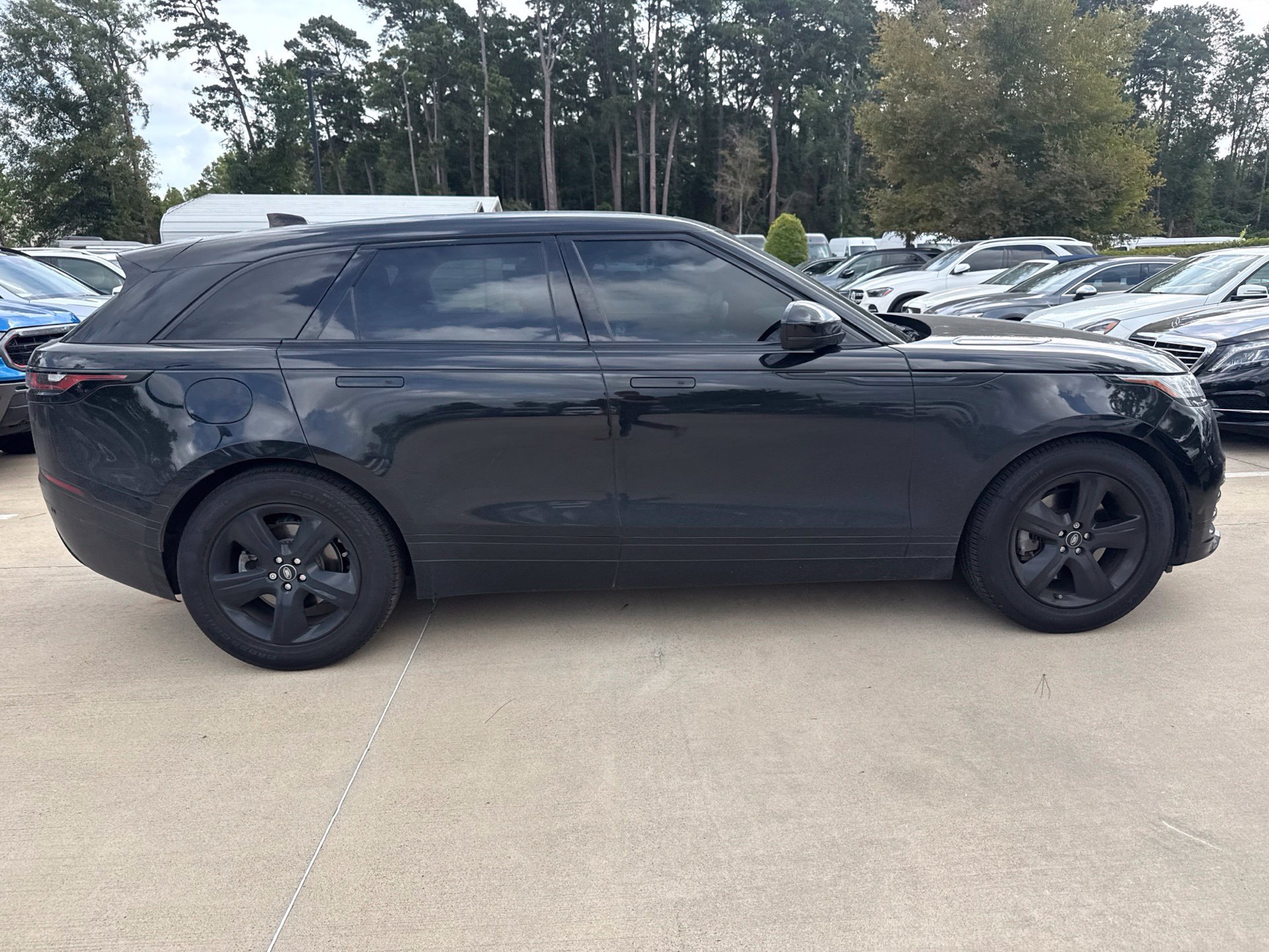 Used 2022 Land Rover Range Rover Velar R-Dynamic S AWD/4WD image 3