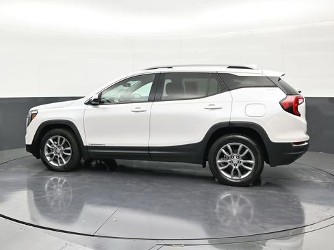 Used 2022 GMC Terrain SLT AWD/4WD image 2