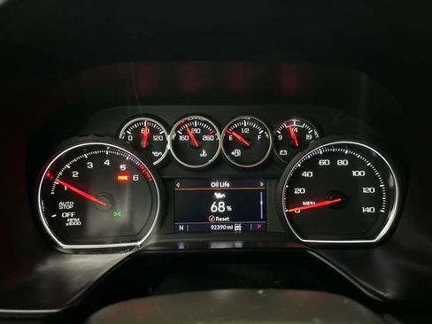 Used 2021 Chevrolet Suburban Z71 w/ Luxury Package image 17