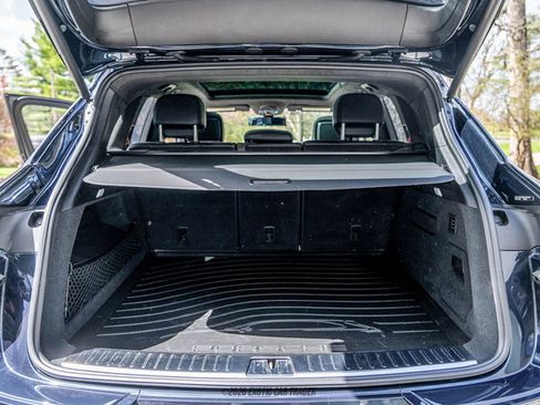 Used 2024 Porsche Cayenne S image 98