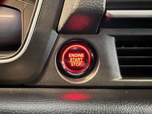 Used 2023 Honda Pilot Elite image 15