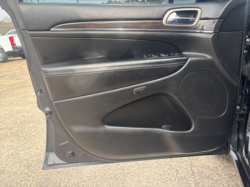 Used 2016 Jeep Grand Cherokee Overland image 14