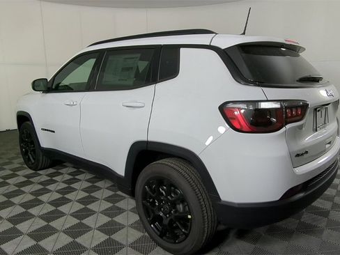 New 2026 Jeep Compass Latitude image 7